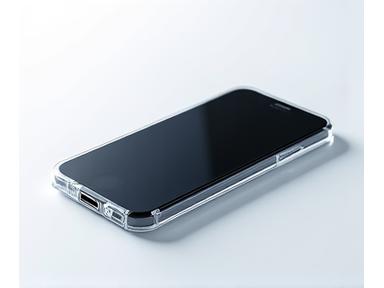 スタイリッシュな透明ケースに入った最新スマートフォン